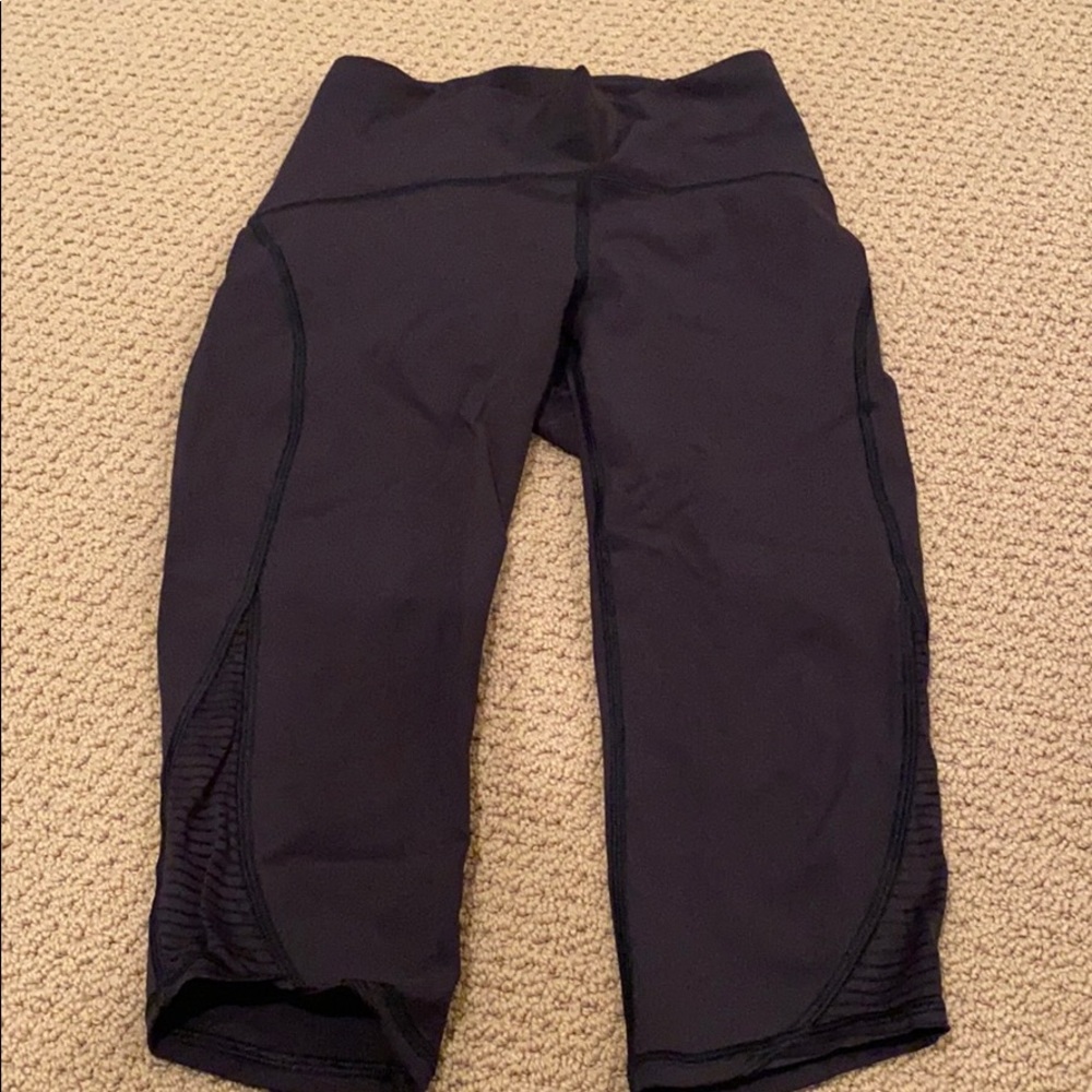 Lululemon knee length leggings size 4